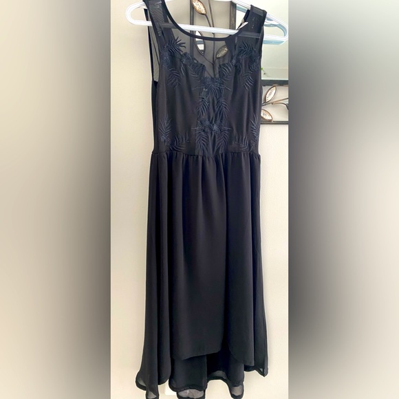 Elegant midi black dress from H&M - Picture 1 of 4